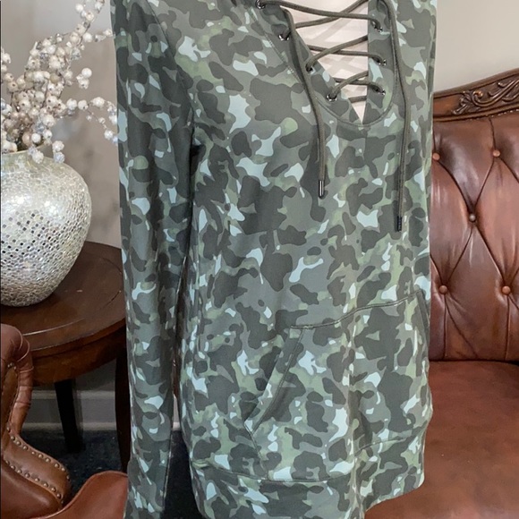 Ideology
Camouflage Warm-Up Hoodie - Picture 2 of 4